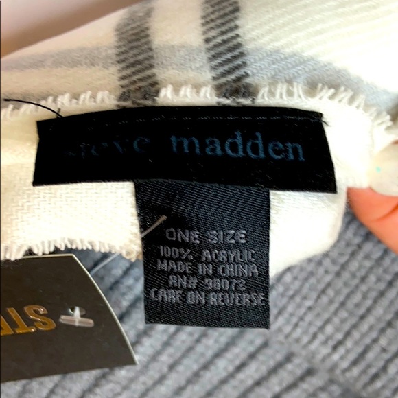Steve Madden Beanie and Plaid Scarf Set - Picture 4 of 6